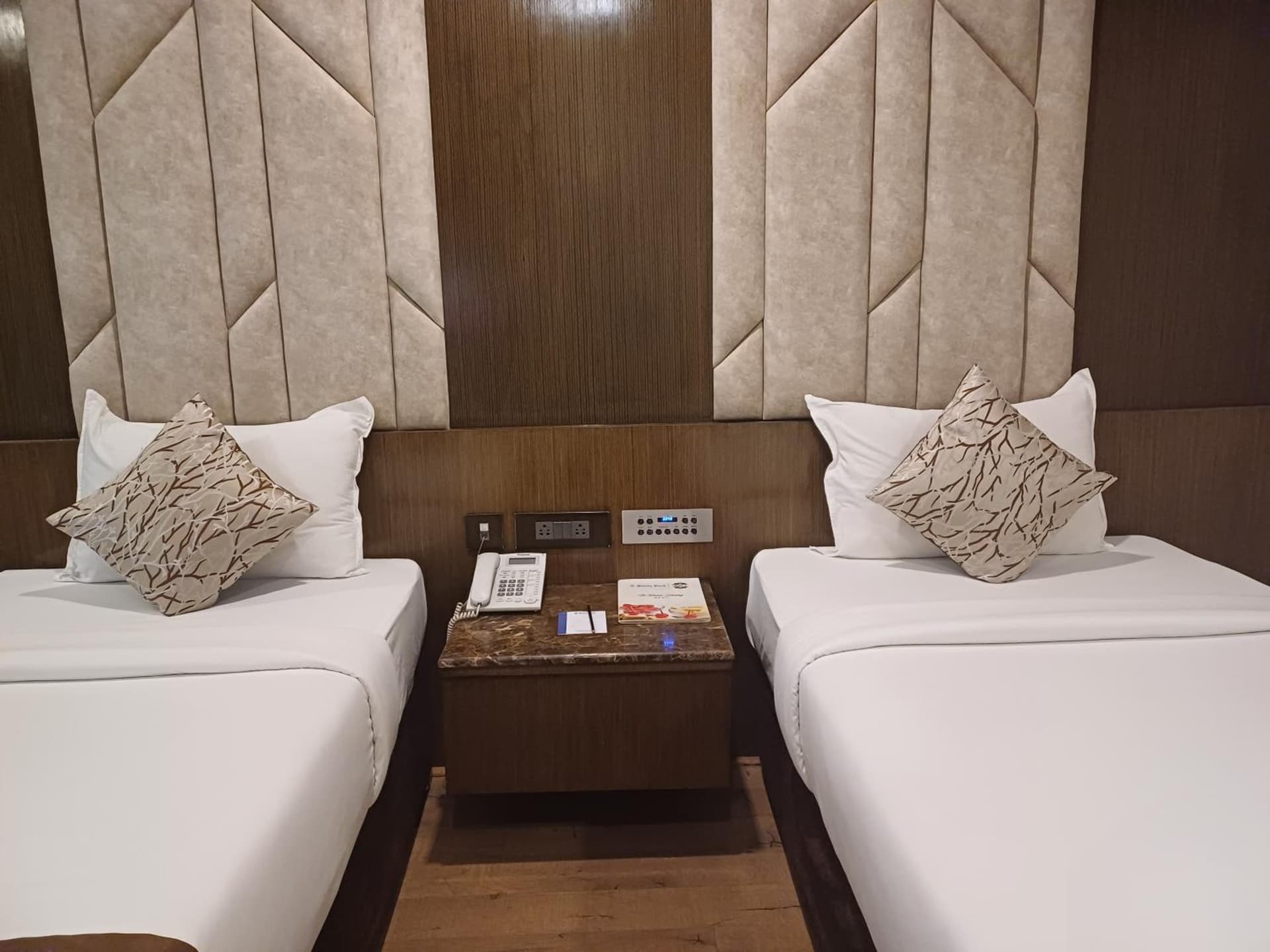 Deluxe 2 Beds