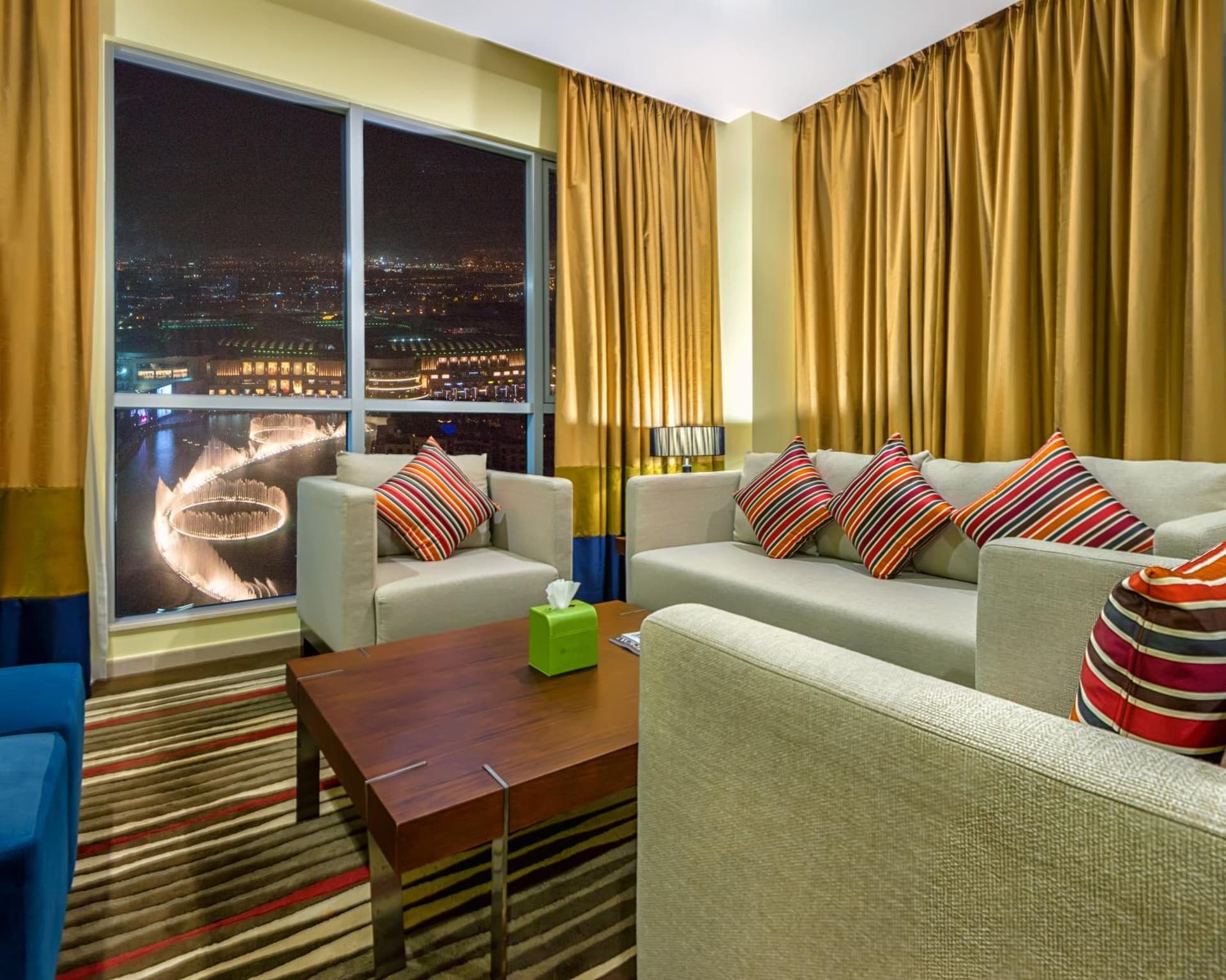 Twin Bedroom Apartment Accessible Burj Khalifa And Pool View Smoking