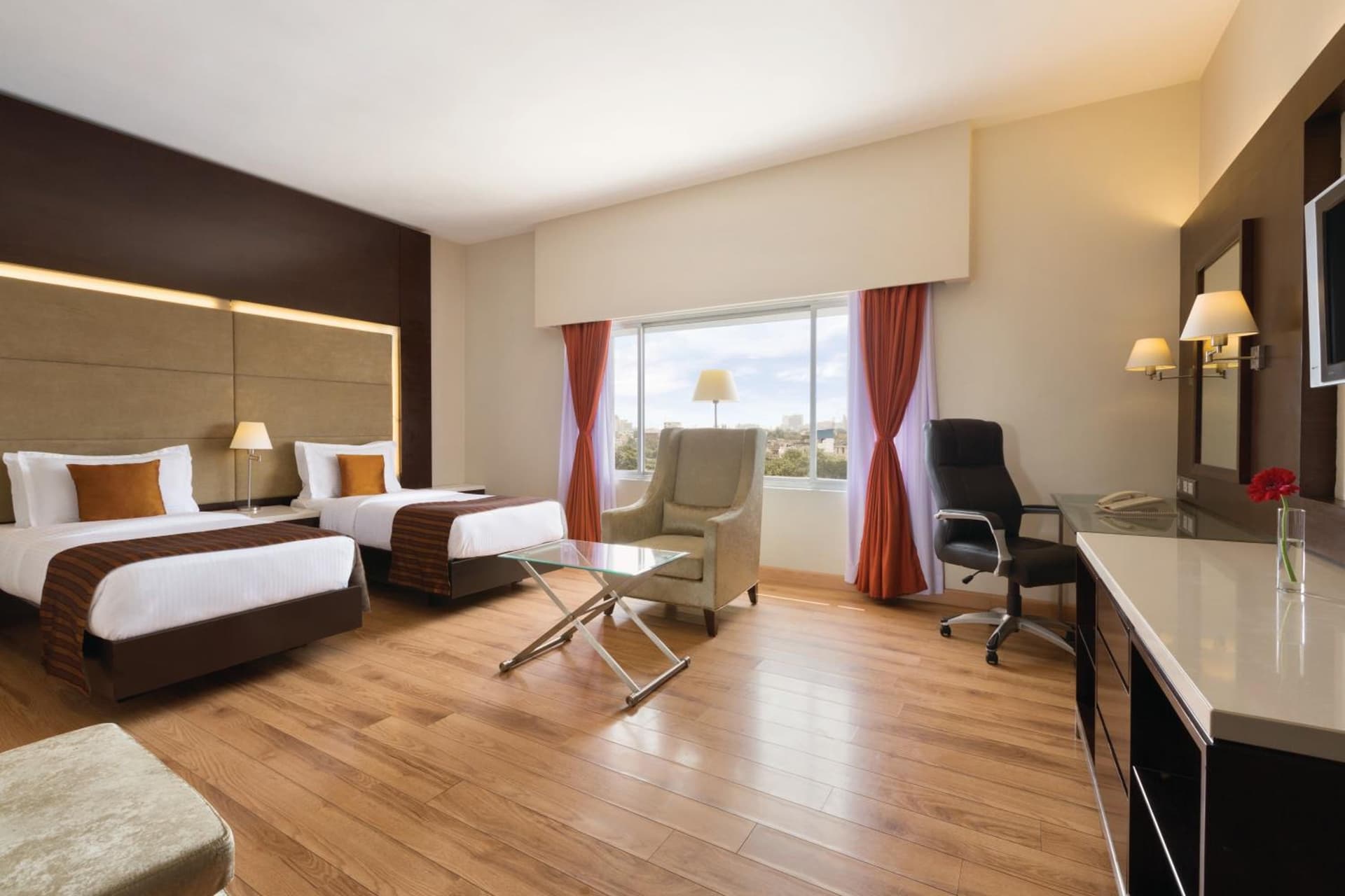 Twin Beds Deluxe Non Smoking Room