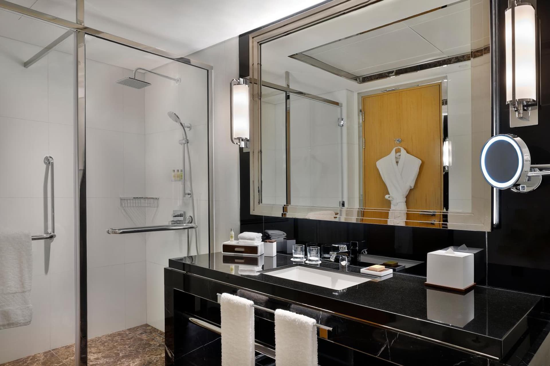 King One Bedroom Suite with Sea View Balcony