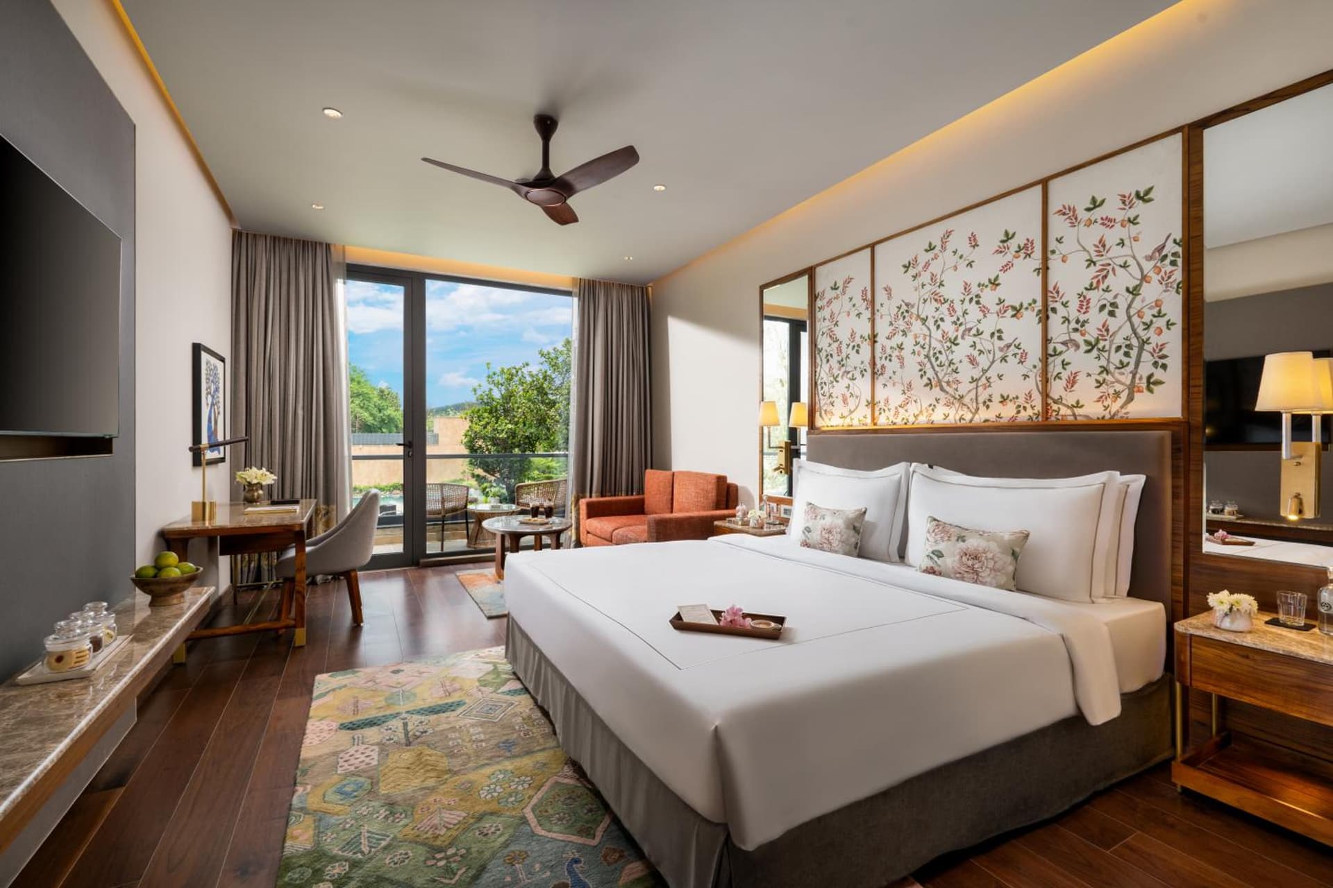 Deluxe King Pool View Balcony Room