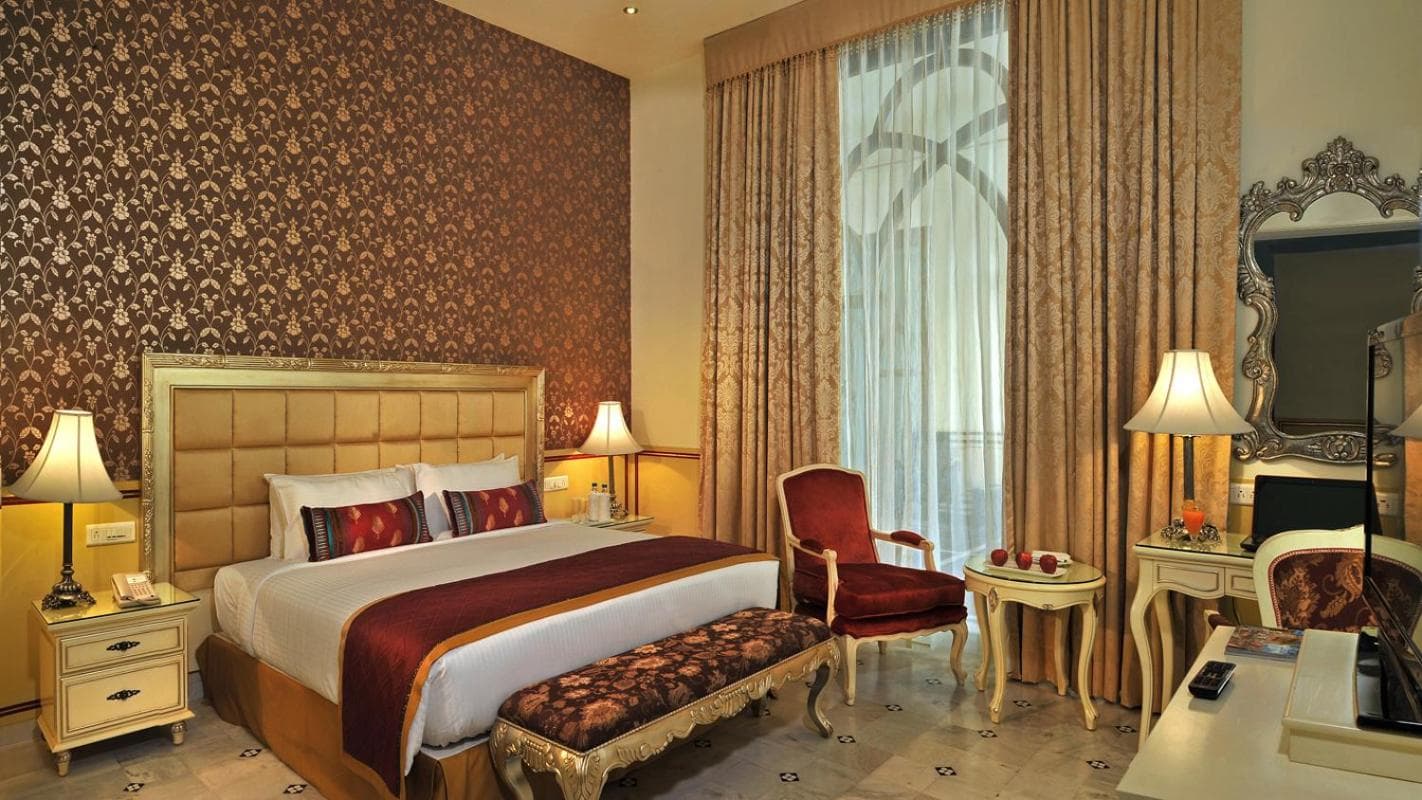 Deluxe Queen Room