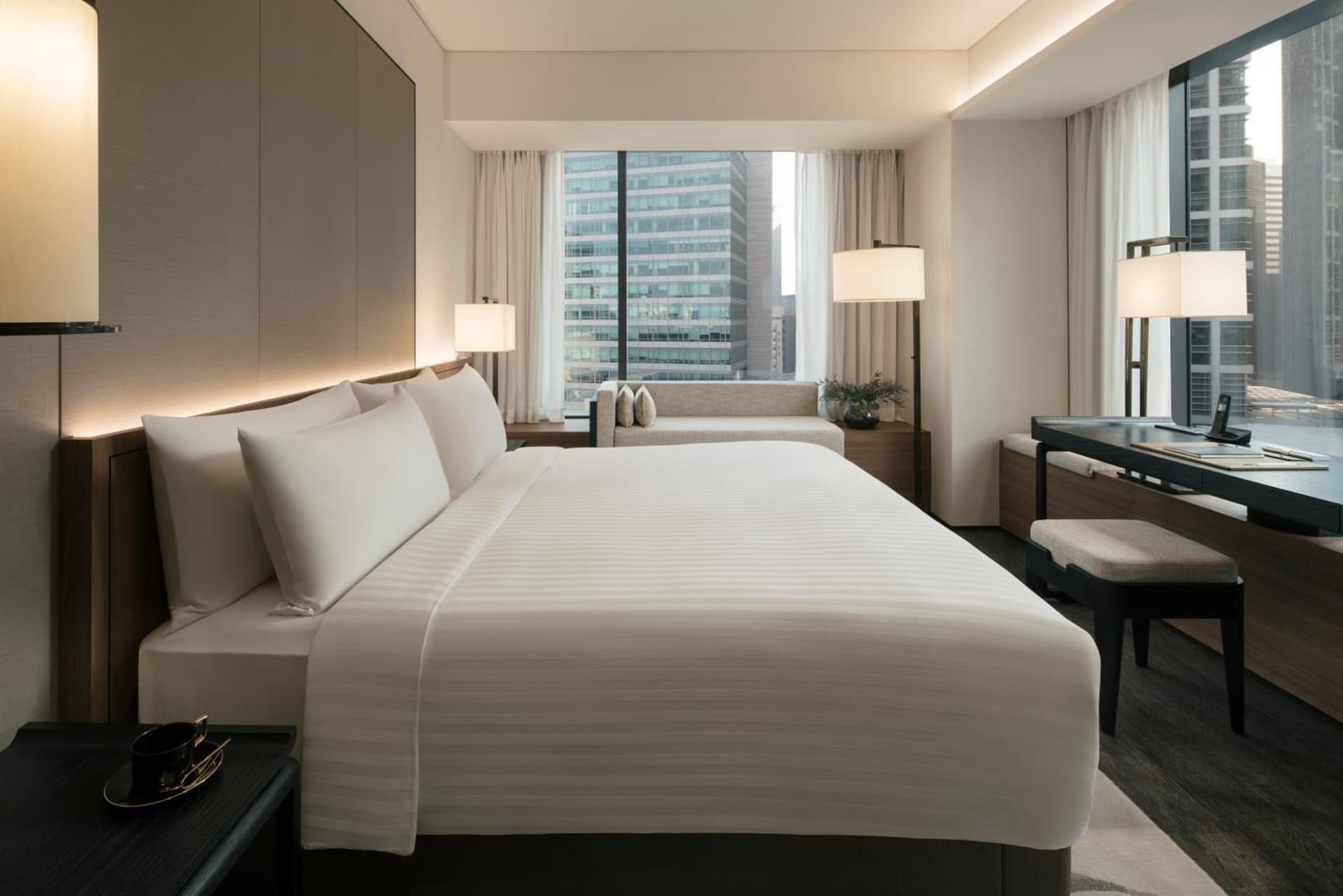 Deluxe Queen Room