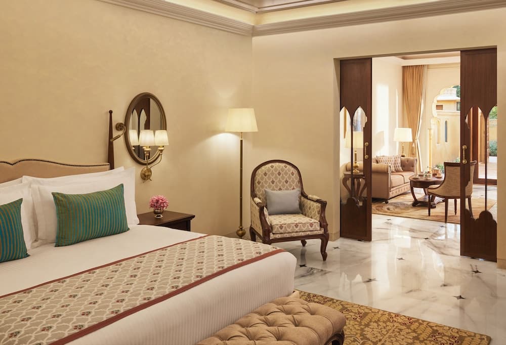 Royal Suite 02 Bedroom
