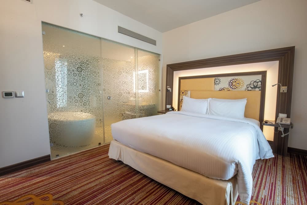 Junior Suite King Bed with