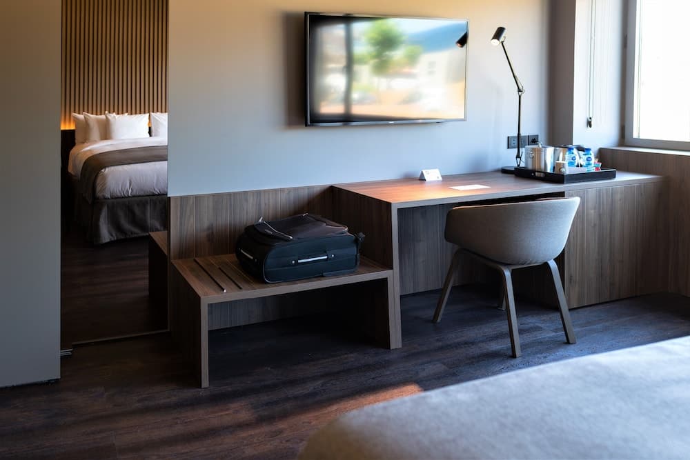 Double Premium Queen Bed