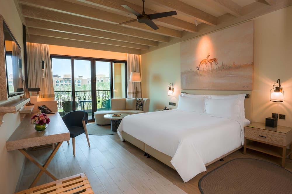Guest Room with Balcony King Bed