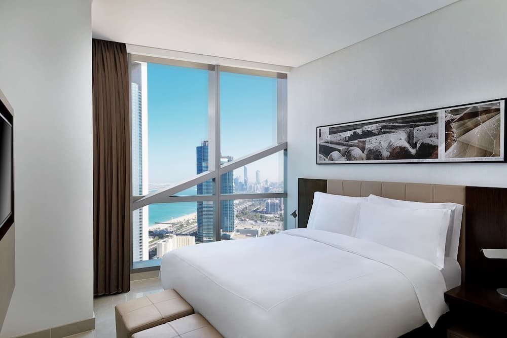 Queen One Bedroom Apartment with Sea View