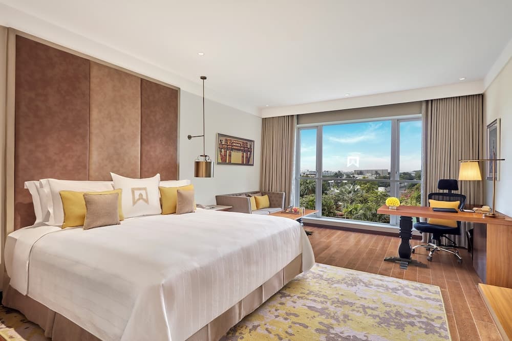 Club King Room