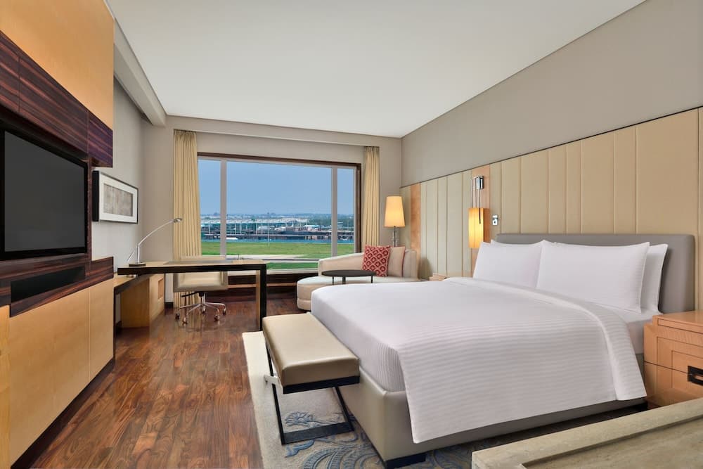 Club King Room
