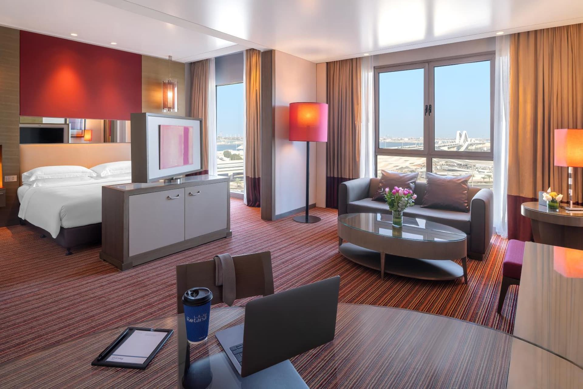 Junior Suite with Lounge Access King Bed