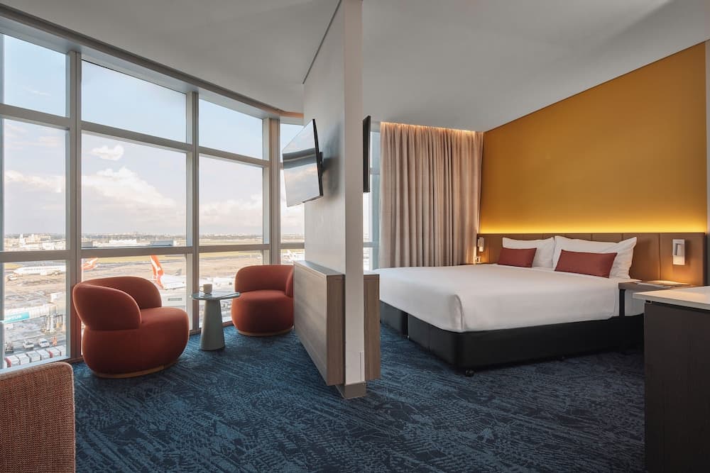 Deluxe King Suite