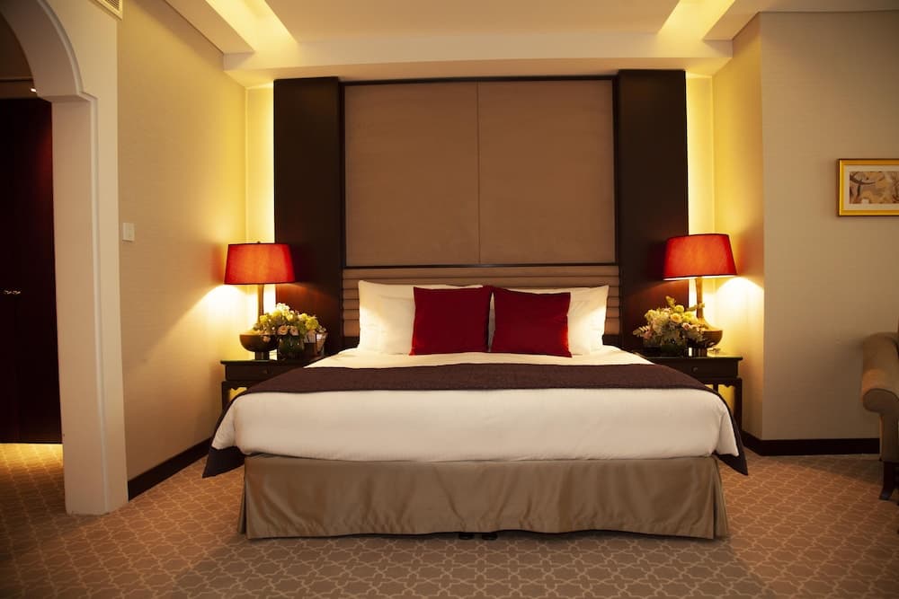 Deluxe with One King Bed