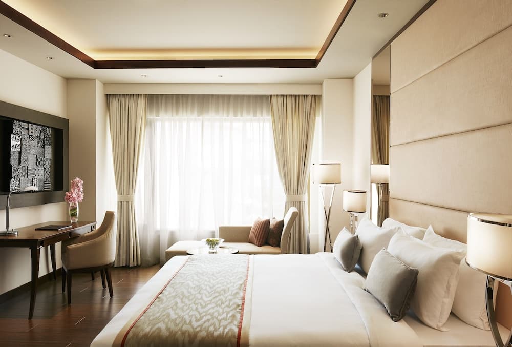 Executive Suite City View King Bed