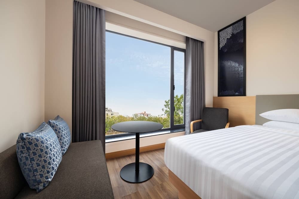 Twin City View Room