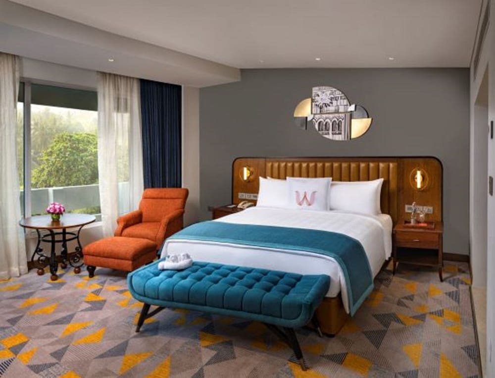 Club Queen City View Room