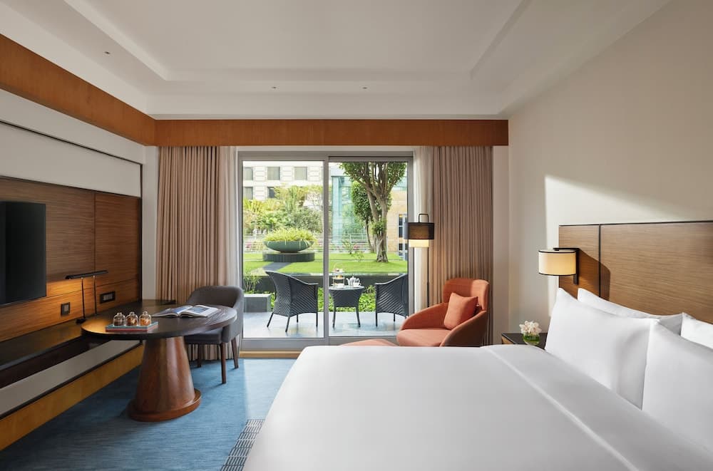 Twin Beds Club Access
