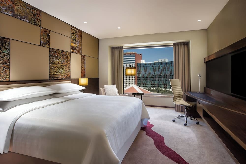 Club King Room