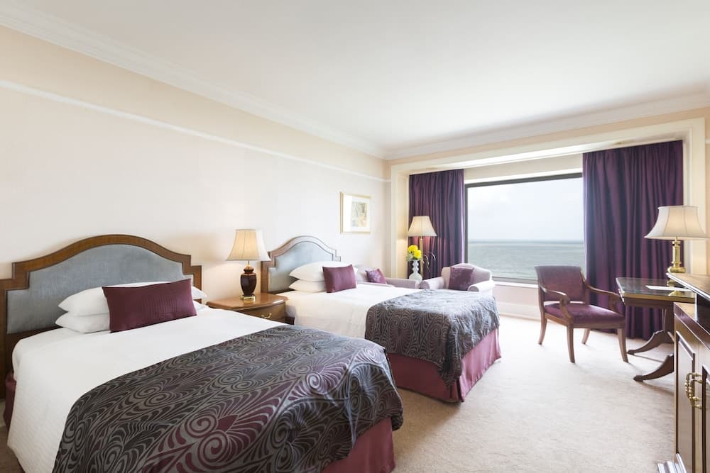 Luxury Room Twin Bed