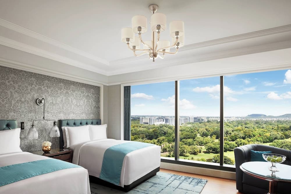 Queen Beds Room