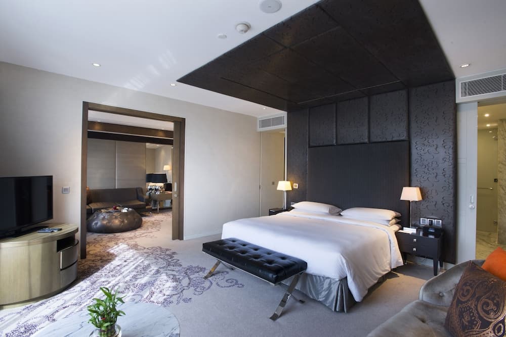 Regency Suite King