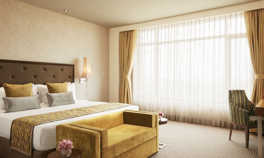 Club King Room