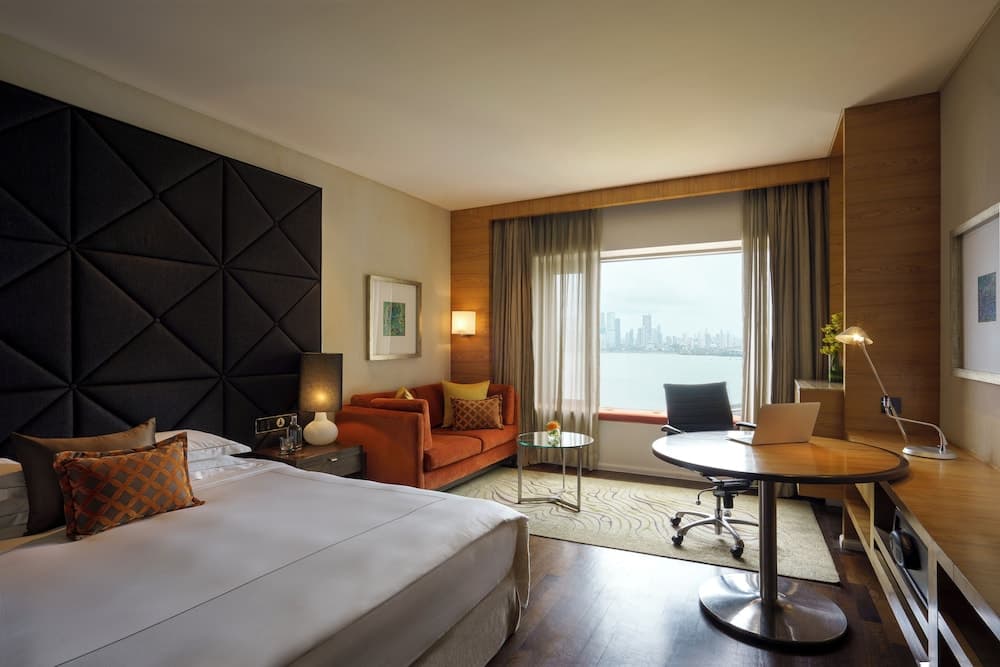 Taj Club Room Sea View King Bed