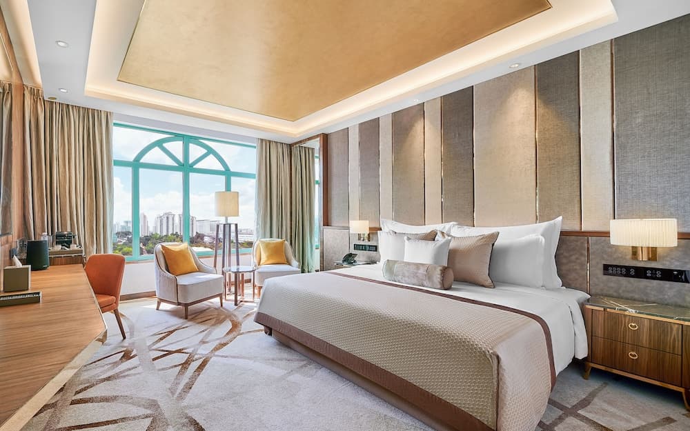 Club King Room