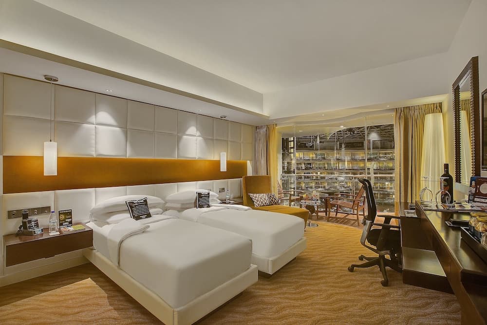 Earth Lagoon View Room with Private Balcony Twin Bed