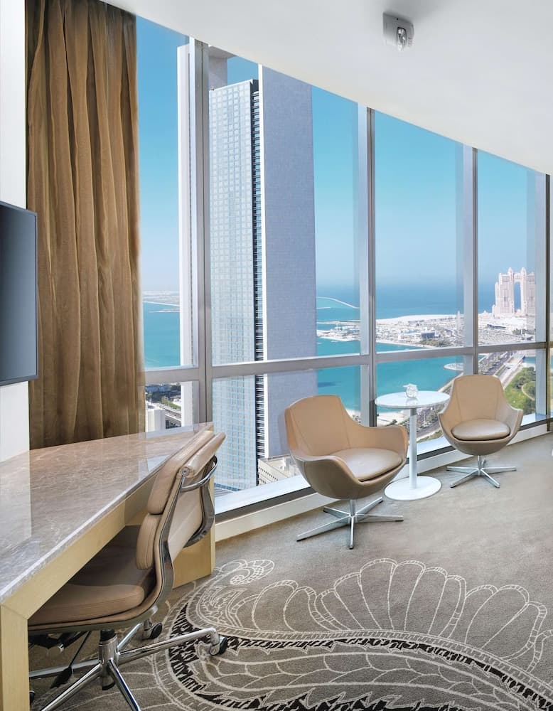 Queen Accessible Superior Room with Sea View