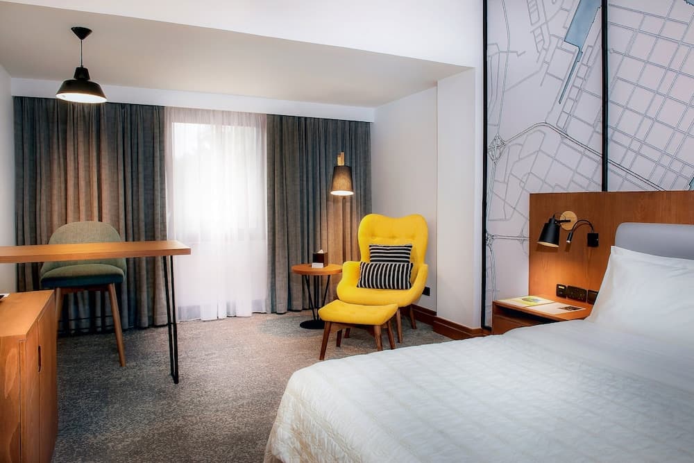 Deluxe King Room with City View
