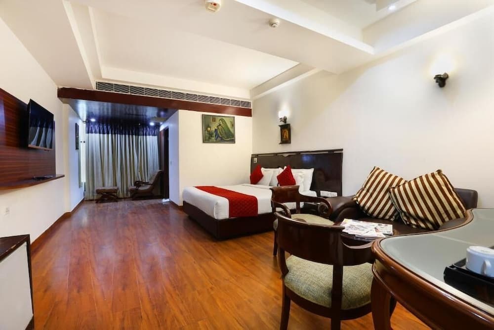 Club Twin Room