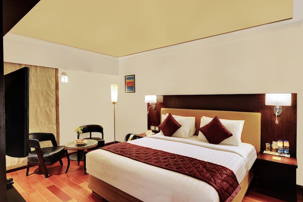 Club King Room