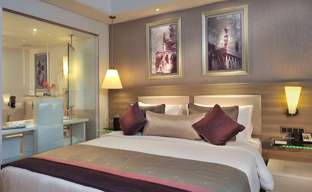 Business King Room