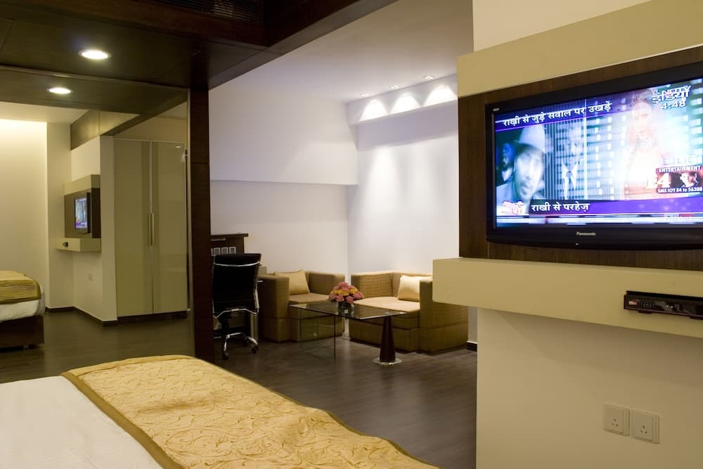Club King Room