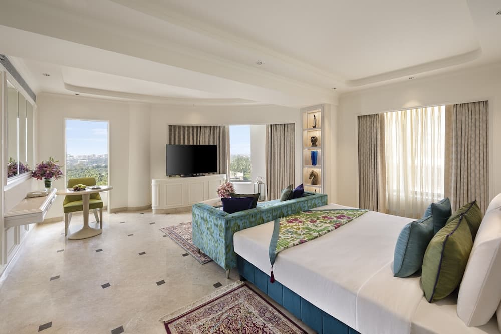Premier King Room
