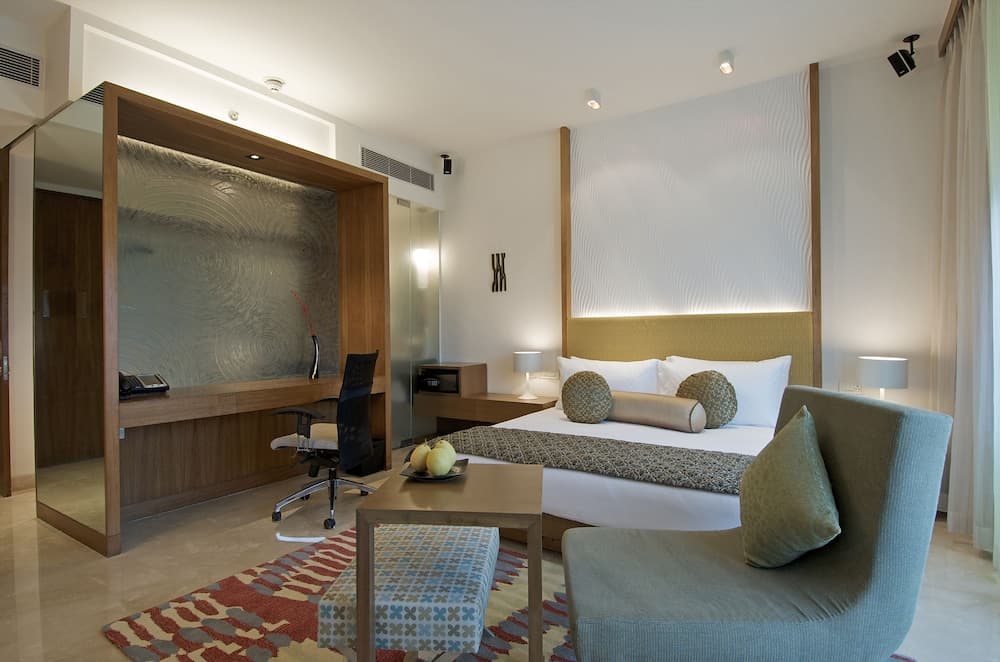Superior Room City View Queen Bed