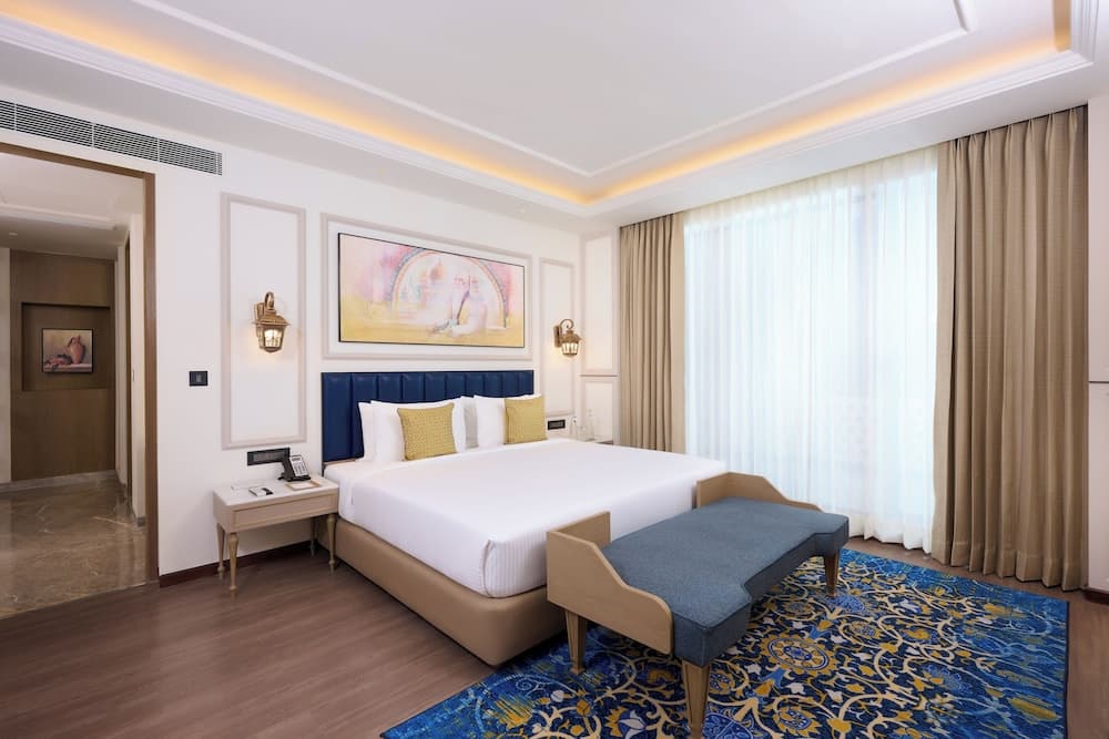 Suite 1 Double Bed City View