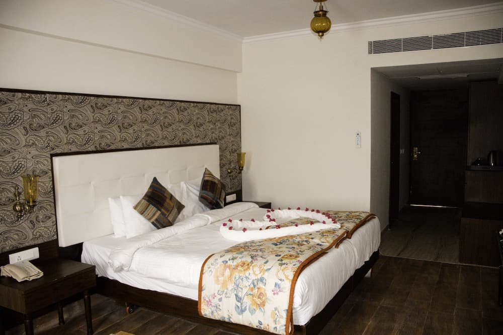 Double Regal Cottage with Sajjangarh Fort View