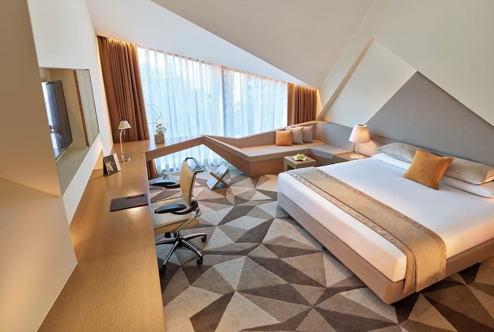 Premium Room 1 King Bed